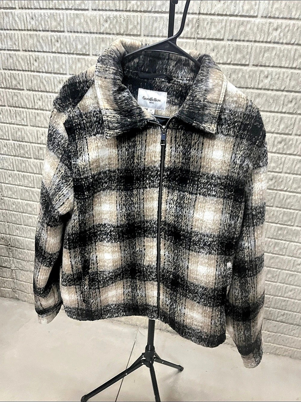 Mudd Plaid Jacket in Black & Beige Size Medium NWT